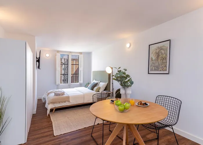 Soho Gothic Quarter Apartman